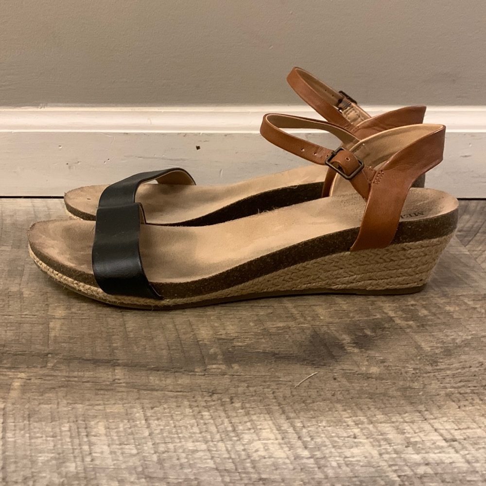 Merona brand two tone wedge sandal ~ Size 10